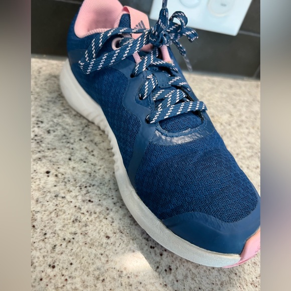 Girls Adidas Shoes Size 2.5 - Picture 4 of 10